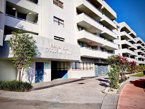213-7300 Wayne Ave, Miami Beach, FL, 33141-2559 | Card Image