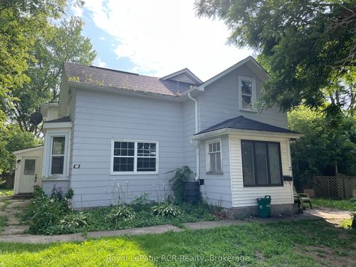 {{alt}} | Card Image