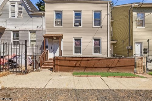 34 Hillman St, Paterson, NJ, 07522-1819 | Card Image