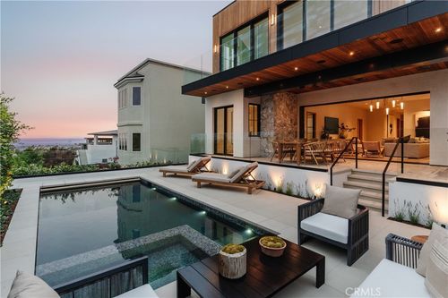 876 5th St, Manhattan Beach, CA, 90266-6664 | Card Image
