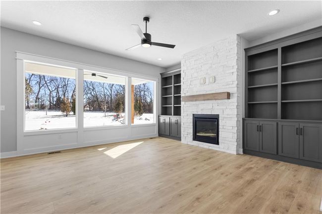 Photo is from a similar model. | Image 8
