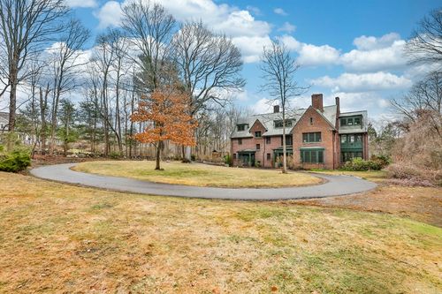 341 Highland St, Milton, MA, 02186-4413 | Card Image