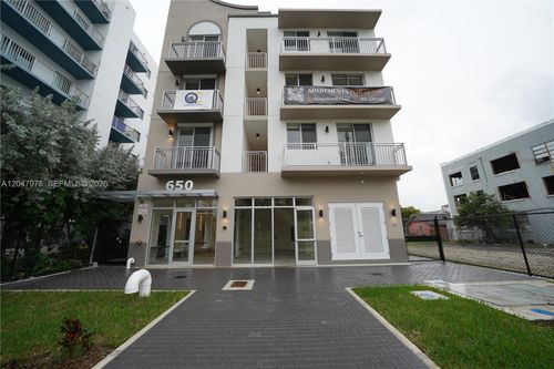 1-650 Sw 1st Street, Miami, FL, 33130 | Card Image