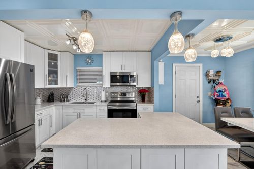 1020 Avon Rd, West Palm Beach, FL, 33401-7526 | Card Image