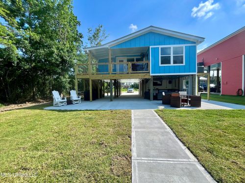 4024 Blue Jay St, Bay Saint Louis, MS, 39520-7573 | Card Image
