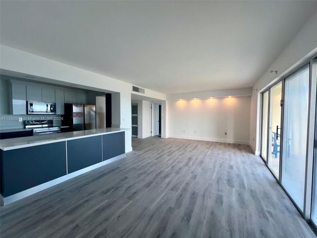 4D - 11111 Biscayne Blvd, Condo with 2 bedrooms, 2 bathrooms and null parking in Miami FL | Image 1
