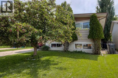 7 Cayuga Pl W, Lethbridge, AB, T1K5J1 | Card Image