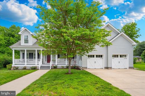 19711 Beall St, POOLESVILLE, MD, 20837-2066 | Card Image