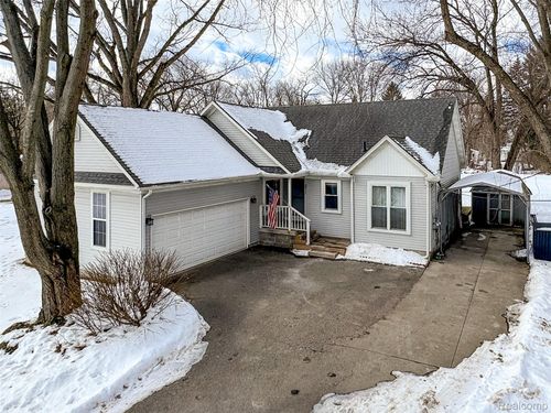 2311 Richwood Rd, Auburn Hills, MI, 48326-2531 | Card Image