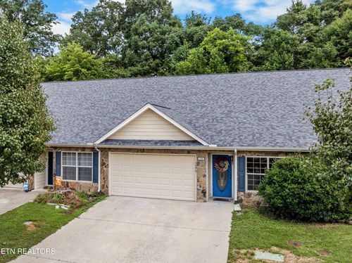 5290 Avery Woods Ln, Knoxville, TN, 37921-5242 | Card Image