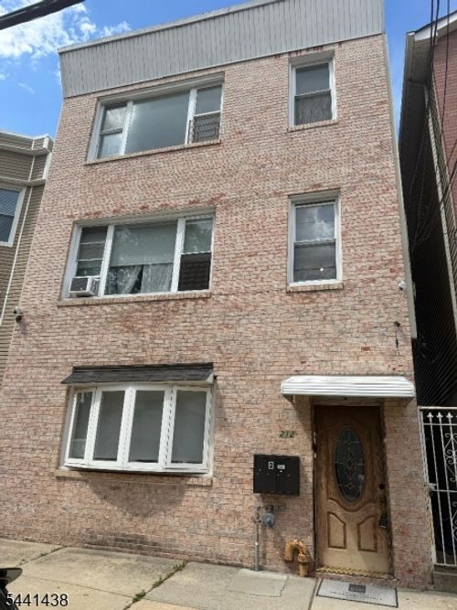 212 Beacon Ave, Jersey City, NJ, 07306-3502 | Card Image