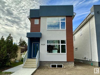 8420 117 St Nw, House other with 5 bedrooms, 4 bathrooms and 4 parking in Edmonton AB | Image 1