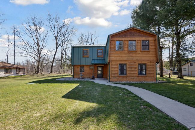 7952 Main St, House other with 3 bedrooms, 2 bathrooms and null parking in Newaygo MI | Image 5