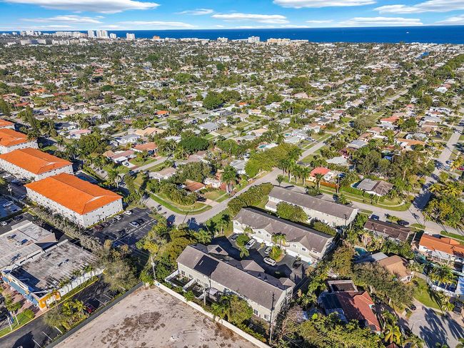 B - 5402 Pointe Villa Dr, Condo with 3 bedrooms, 3 bathrooms and null parking in Lighthouse Point FL | Image 42