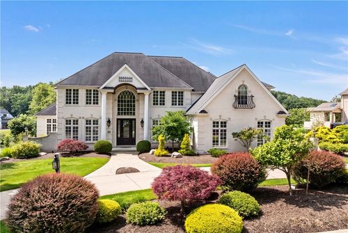 470 Four Lakes Dr, Gibsonia, PA, 15044-8046 | Card Image