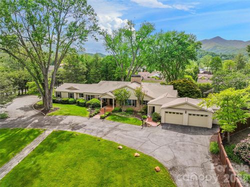 142 Country Club Dr, Waynesville, NC, 28786-4722 | Card Image