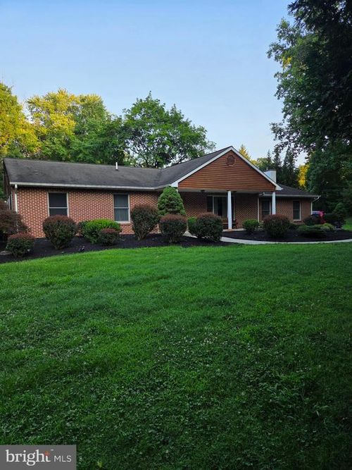 1373 Oxford Valley Rd, YARDLEY, PA, 19067-4413 | Card Image