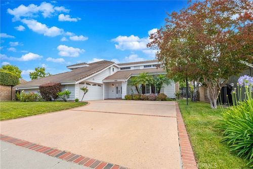 5690 Buffwood Pl, Agoura Hills, CA, 91301-1581 | Card Image