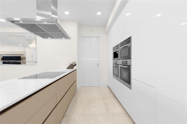 APT-4606 - 18201 Collins Ave, Condo with 2 bedrooms, 3 bathrooms and null parking in Sunny Isles Beach FL | Image 17