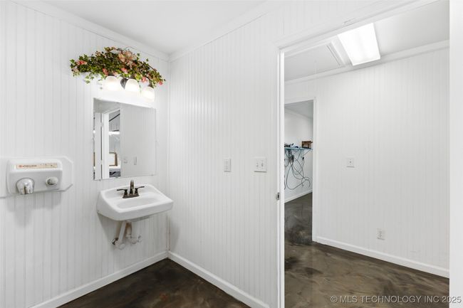 118 E 5 Th St, Home with 0 bedrooms, 0 bathrooms and null parking in Ada OK | Image 23