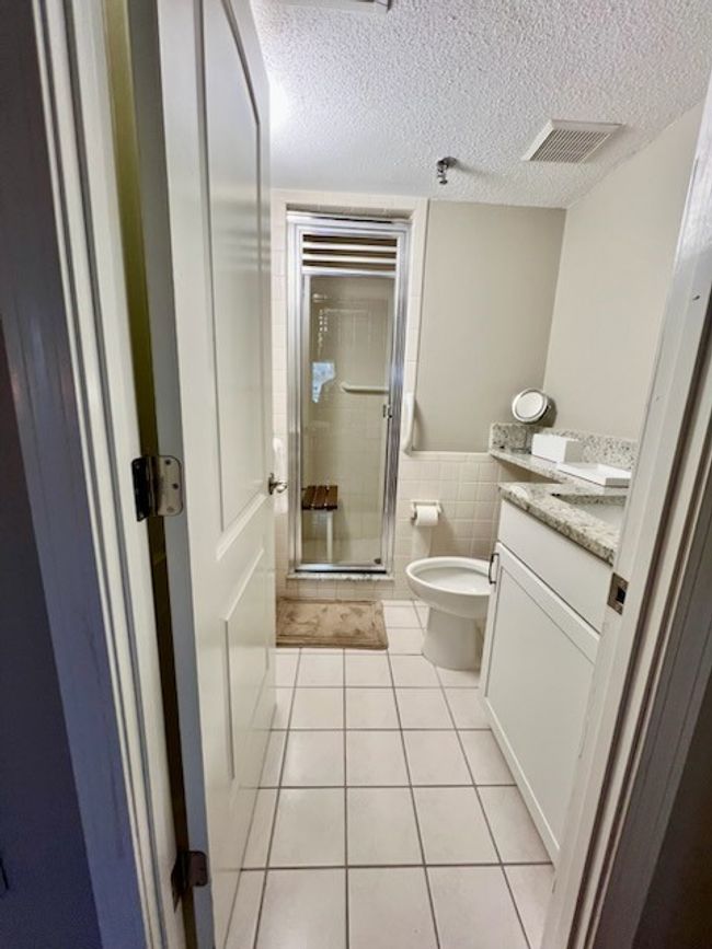 APT-106 - 200 Hoffman Ave, Condo with 2 bedrooms, 2 bathrooms and 3 parking in Cranston RI | Image 16