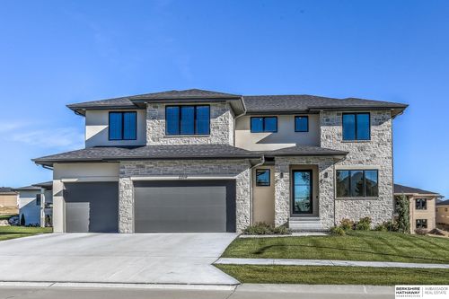 3319 S 212th Ave, Elkhorn, NE, 68022-3475 | Card Image