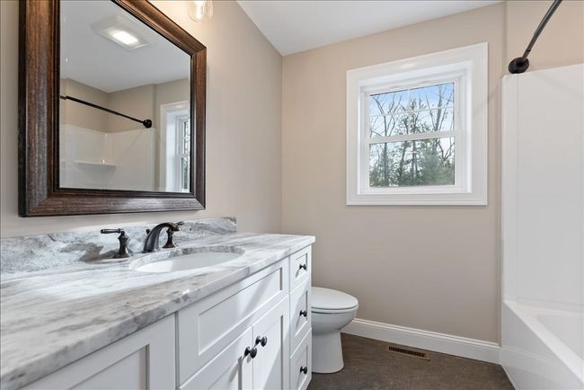 19 - 19 Nicole Cir, Condo with 2 bedrooms, 2 bathrooms and 2 parking in Southampton MA | Image 21