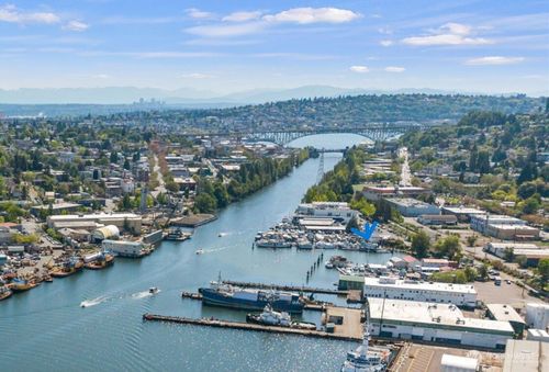 624 W Ewing St, Seattle, WA, 98119-1589 | Card Image