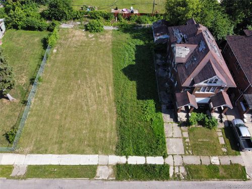 67 Pilgrim St, Highland Park, MI, 48203-3735 | Card Image