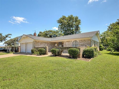 4311 N Pottenger Ave, Shawnee, OK, 74804-1266 | Card Image