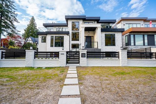 13511 Marine Dr, Surrey, BC, V4A1G1 | Card Image