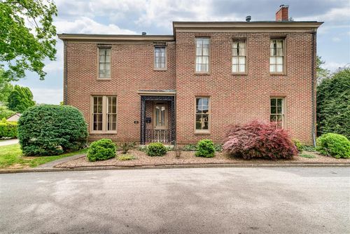 301 W 6th St, Russellville, KY, 42276-1413 | Card Image