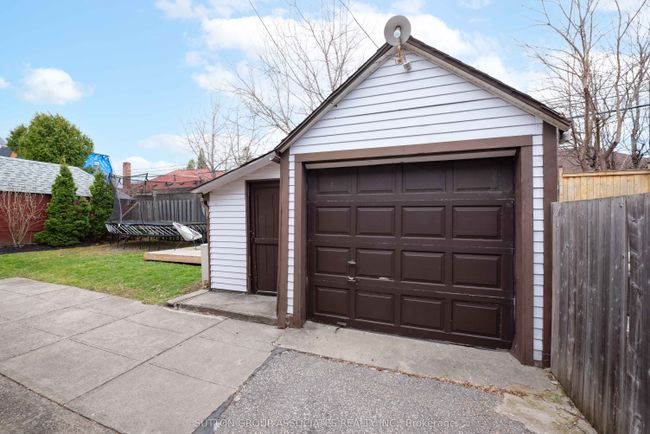 542 Atlas Ave, House other with 3 bedrooms, 2 bathrooms and 2 parking in York ON | Image 39