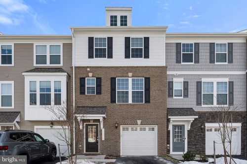 10510 Hinton Way, MANASSAS, VA, 20112-2439 | Card Image