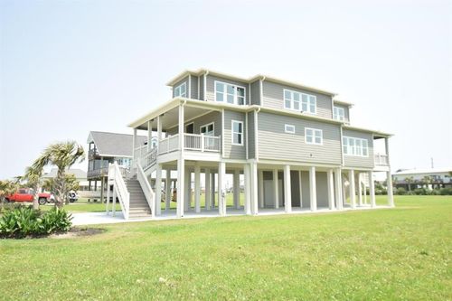 18809 Warrior Rd, Galveston, TX, 77554-1118 | Card Image