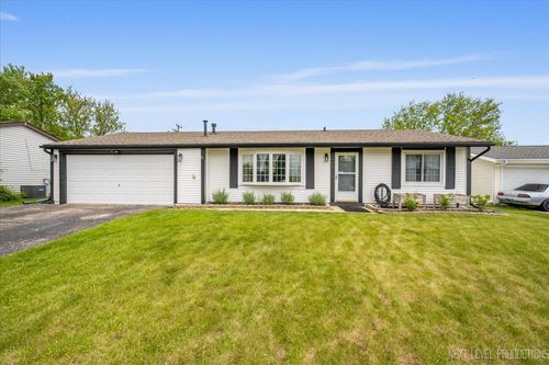 2009 Chaplin Ct, Hanover Park, IL, 60133-5105 | Card Image