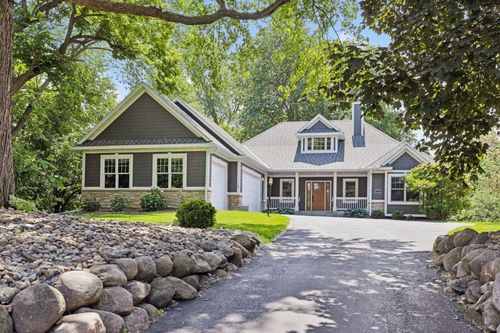 974 County Road C E, Maplewood, MN, 55109-1057 | Card Image