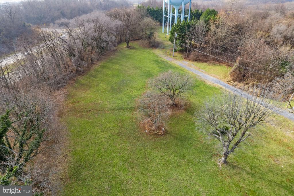 Land in CHARLES TOWN 3