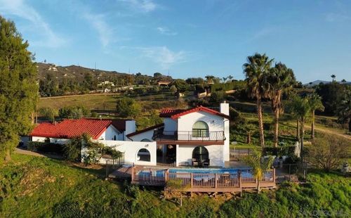 5827 Stallion Oaks Rd, El Cajon, CA, 92019-1601 | Card Image