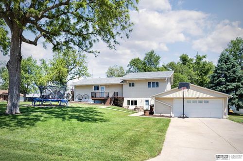 512 5th St, Yutan, NE, 68073-3129 | Card Image