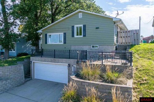 1415 Oak Beach Dr, Fairmont, MN, 56031-3108 | Card Image