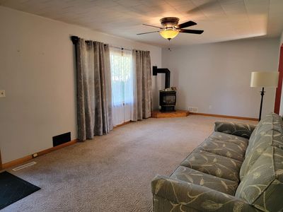 521 7th Ave East, House other with 2 bedrooms, 1 bathrooms and null parking in Cresco IA | Image 2