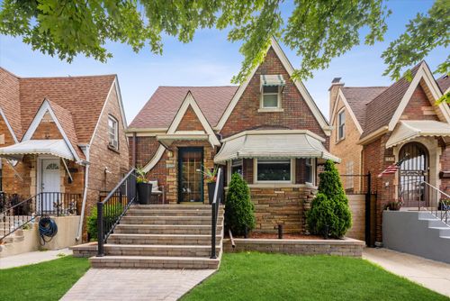 6429 S Tripp Ave, Chicago, IL, 60629-5120 | Card Image