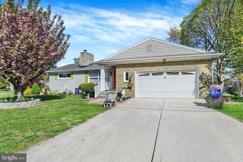 2360 Loucks Rd, York, PA, 17408-4513 | Card Image