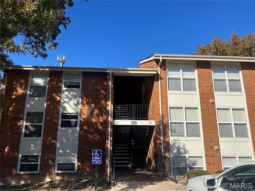 apt-103-1951 Greenpoint Dr, Kirkwood, MO, 63122-5241 | Card Image