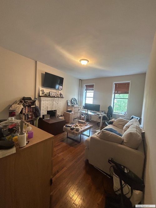 4c-161 W 10th St, New York, NY, 10014-3160 | Card Image