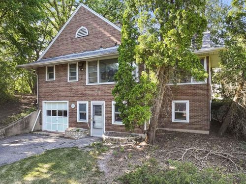 2810 Fischer Dr, Burlington, WI, 53105-9142 | Card Image
