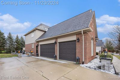 562 Springview Drive, Home with 4 bedrooms, 4 bathrooms and null parking in Rochester MI | Image 3