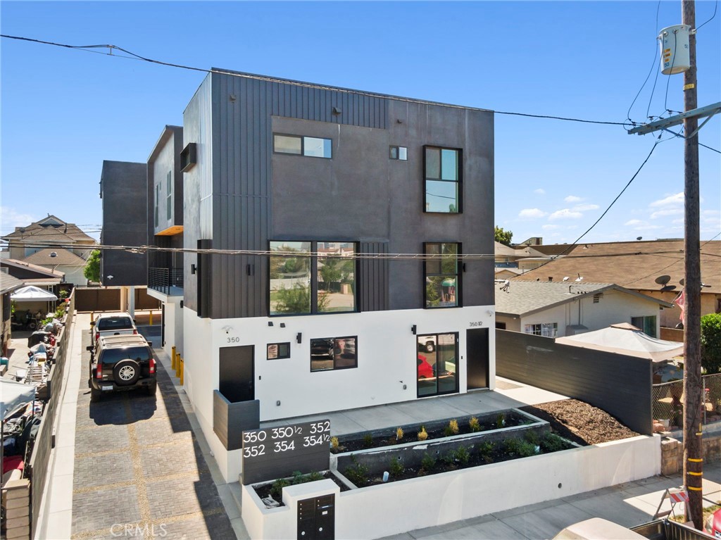 Residential Income in Los Angeles 4