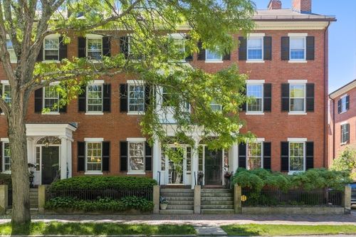 33 Chestnut St, Salem, MA, 01970-3127 | Card Image